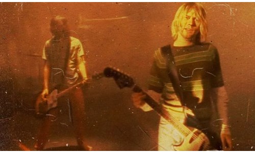 KURT COBAIN'IN GİTARINA BEŞ MİLYON DOLAR